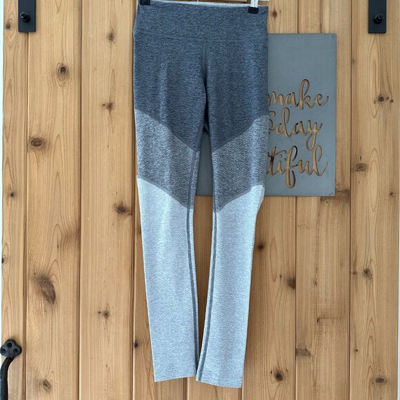 Outdoor Voices 7/8 Springs Color Block Athletic Leggings Size XS - Picture 2 of 9